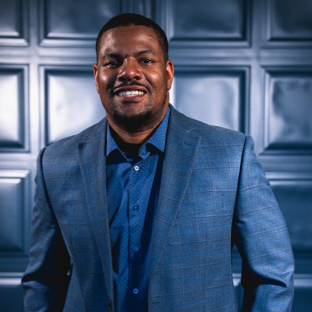 Darrell Thomas
